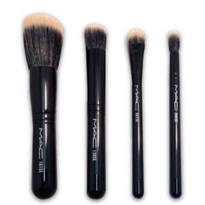 Brand new Mac duo fiber brush set